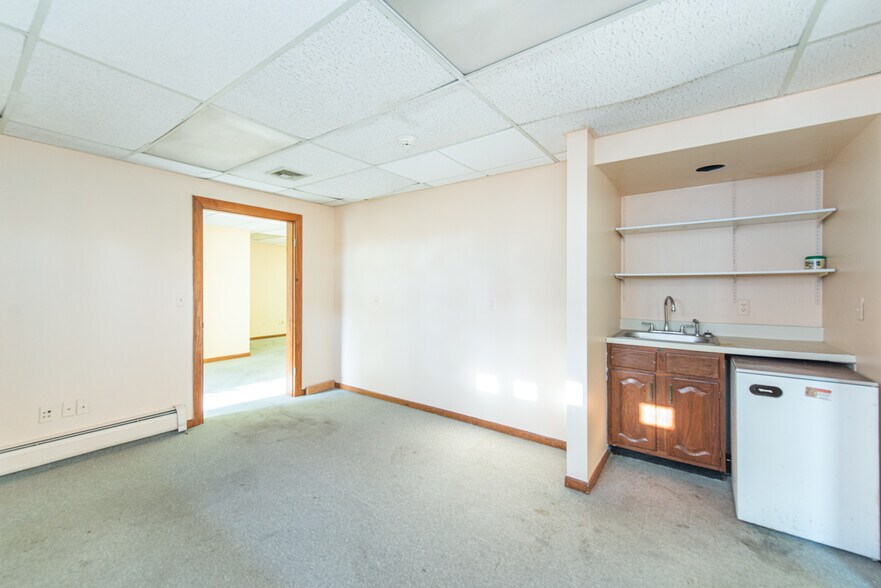 More Photos Of 74 S Powder Mill Rd, Morris Plains Office Residential For Sale