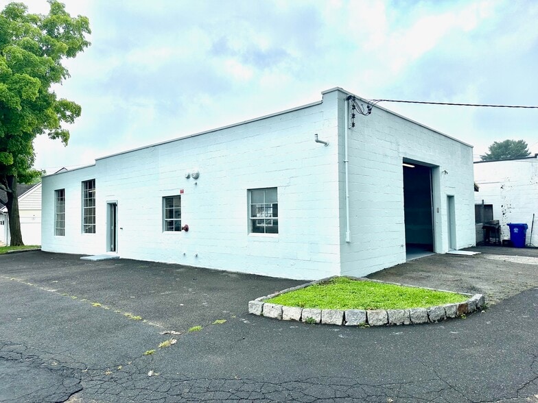 Primary Photo Of 5 Silver St, Norwalk Warehouse For Sale