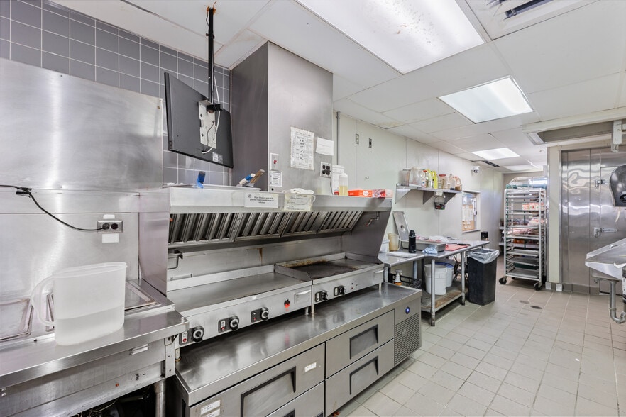 More Photos Of 8841 Commodity Cir, Orlando Fast Food For Sale
