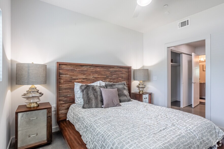 More Photos Of 3959 N Steele Blvd, Fayetteville Apartments For Lease