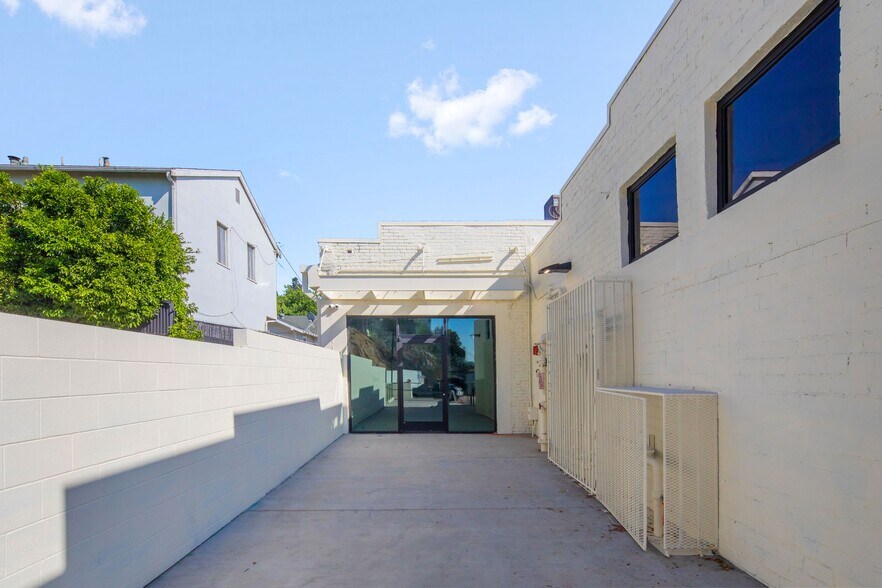 More Photos Of 1487-1489 W Sunset Blvd, Los Angeles General Retail For Sale