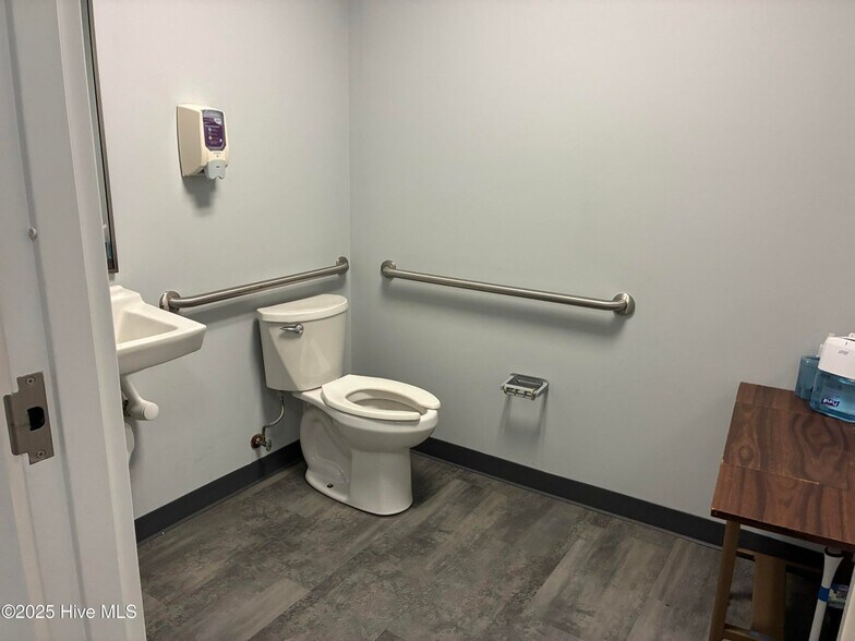 More Photos Of 1507 N Road St, Elizabeth City Medical For Lease
