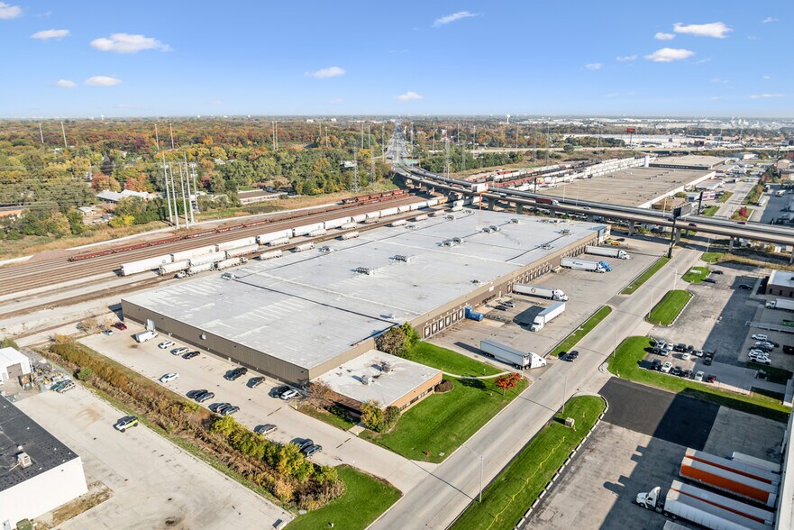 More Photos Of 7300 Santa Fe Dr, Hodgkins Distribution For Lease