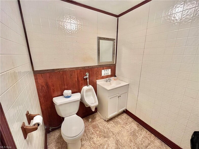 More Photos Of 223 Broad St, Conneaut Storefront Retail Residential For Sale