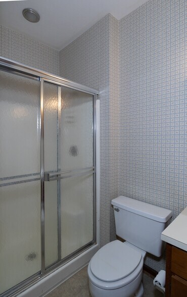 More Photos Of 3830 Rosemont Dr, Columbus Office For Sale