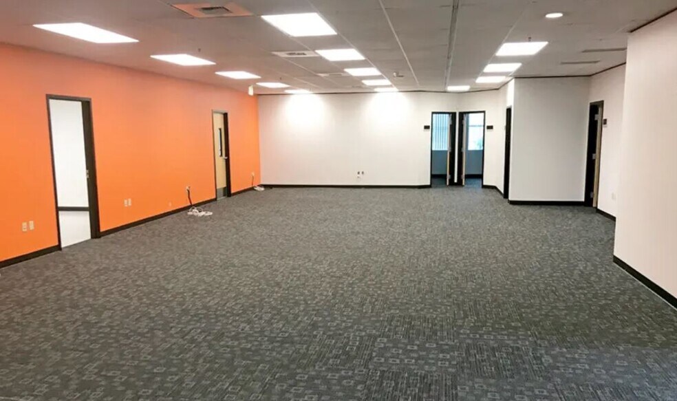 More Photos Of 6300 Merrill Creek Pky, Everett Warehouse For Lease