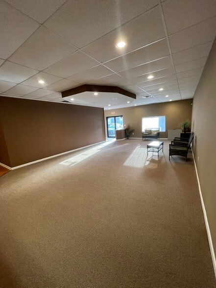 Primary Photo Of 27 Gary St, Carnegie Light Distribution For Lease