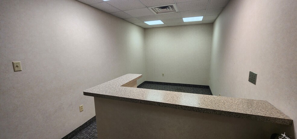 More Photos Of 390 Pierce St, Kingston Medical For Lease