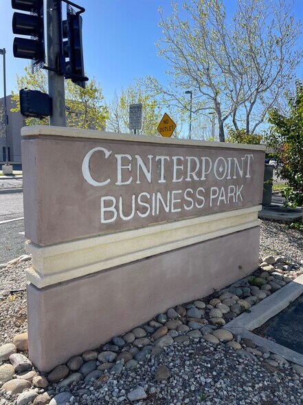 More Photos Of 44300 Lowtree Ave, Lancaster Office For Sale