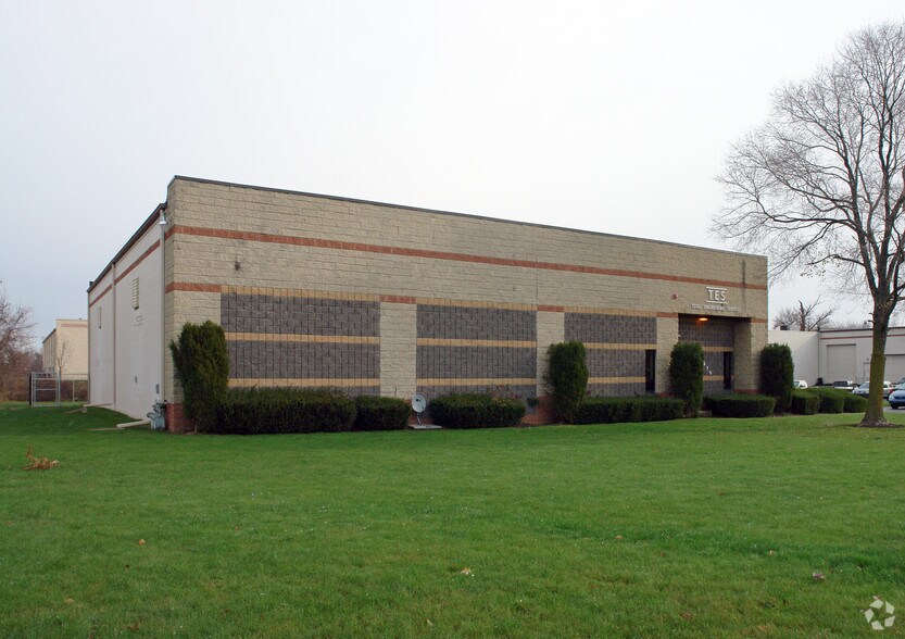 More Photos Of 375 Patricia Dr, Warminster Township Warehouse For Lease