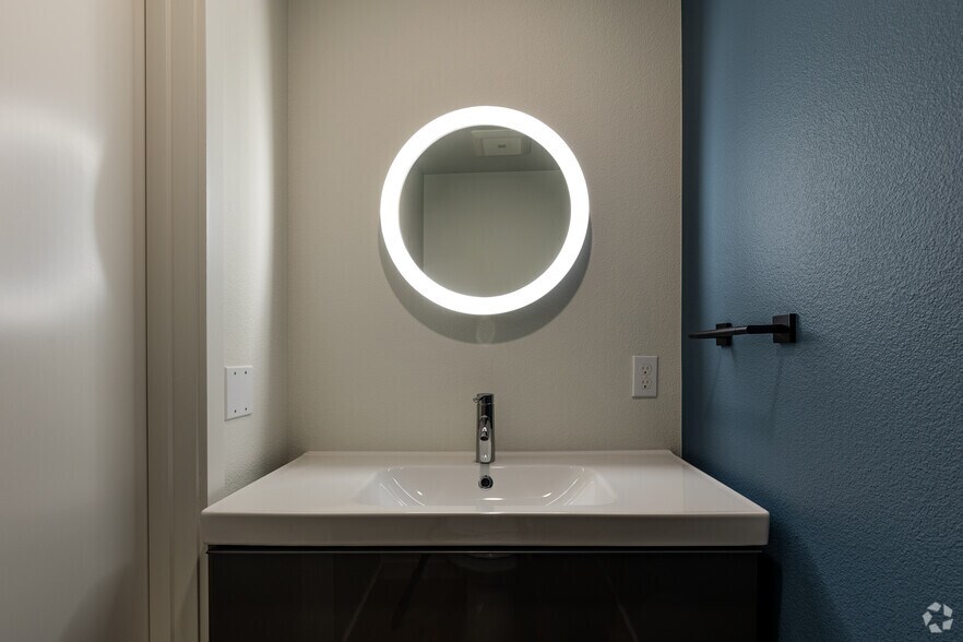 More Photos Of 5115 E Burnside St, Portland Apartments For Sale