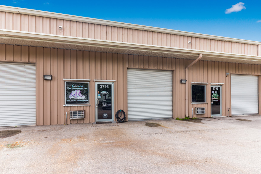 Primary Photo Of 3769-3796 Oleander Ave, Fort Pierce Warehouse For Lease