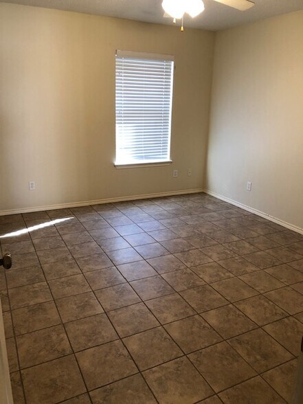 More Photos Of 701 Champion Pl, Texarkana Multifamily For Sale
