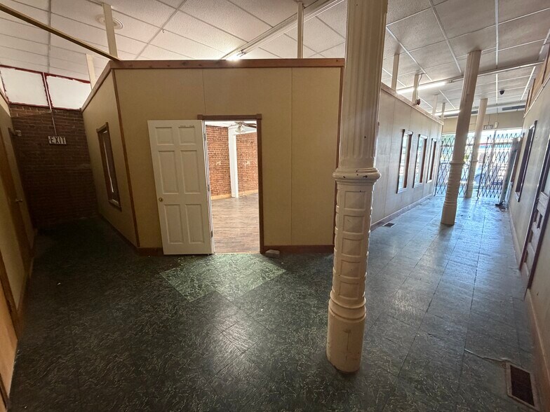 More Photos Of 1705 Washington St, Blair Storefront Retail Office For Sale