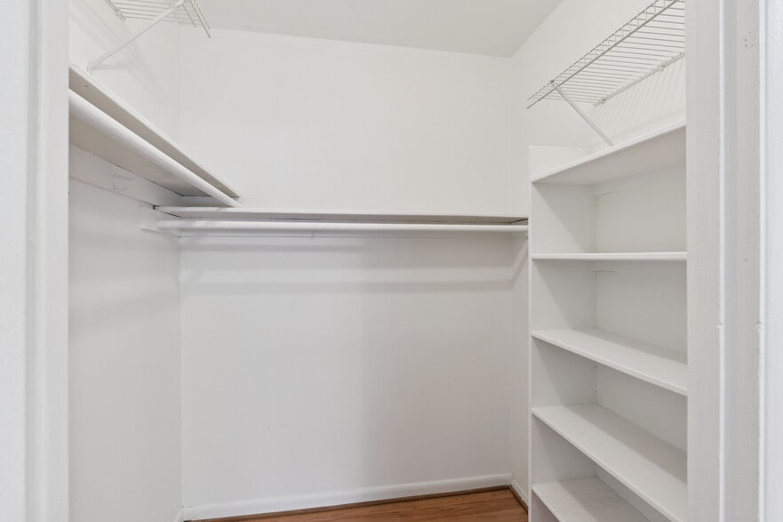 More Photos Of 1700 Irving St NW, Washington Apartments For Sale