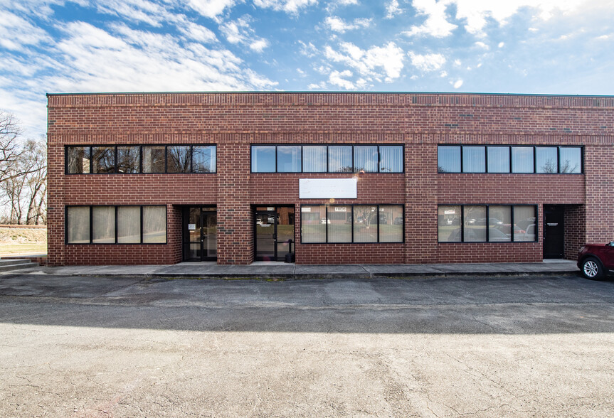 Primary Photo Of 382-386 Crompton St, Charlotte Light Manufacturing For Sale