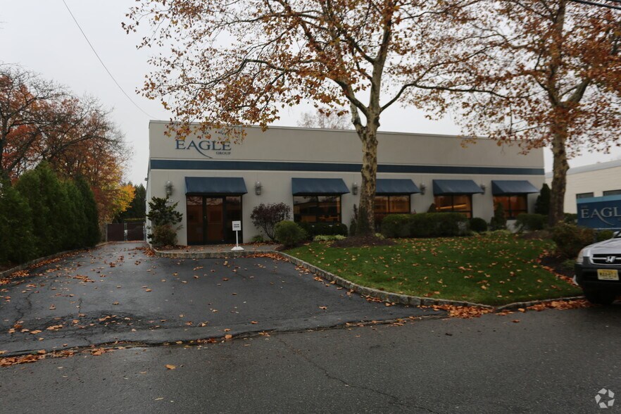 More Photos Of 20 Commerce St, Springfield Manufacturing For Sale