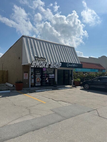 More Photos Of 229 S Tamiami Trl, Venice Office For Sale