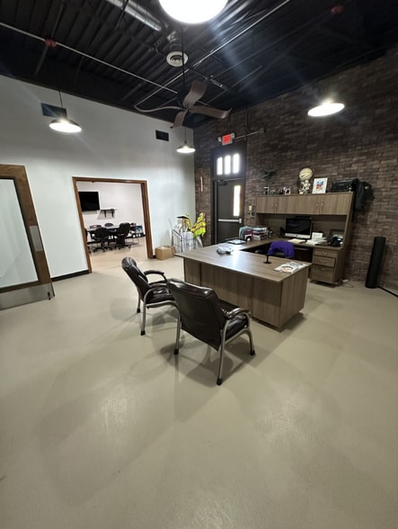 More Photos Of 1501 Magoffin Ave, El Paso Flex For Lease