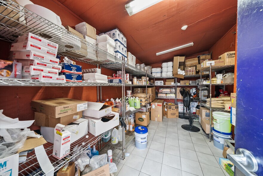 More Photos Of 1420 Interstate Dr, Cookeville Restaurant For Sale