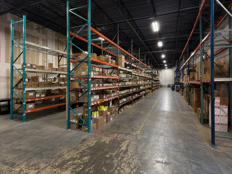 More Photos Of 12955 Starkey Rd, Largo Light Manufacturing For Lease