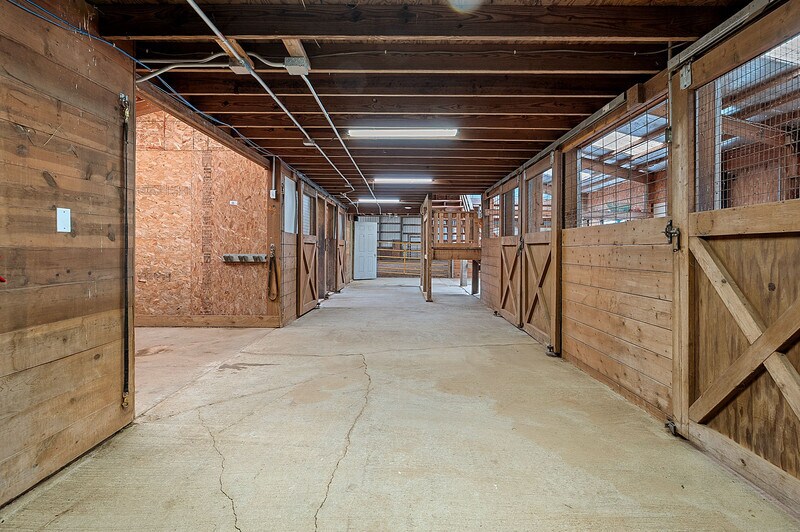 More Photos Of N5367 Mayflower Rd, Shiocton Office For Sale