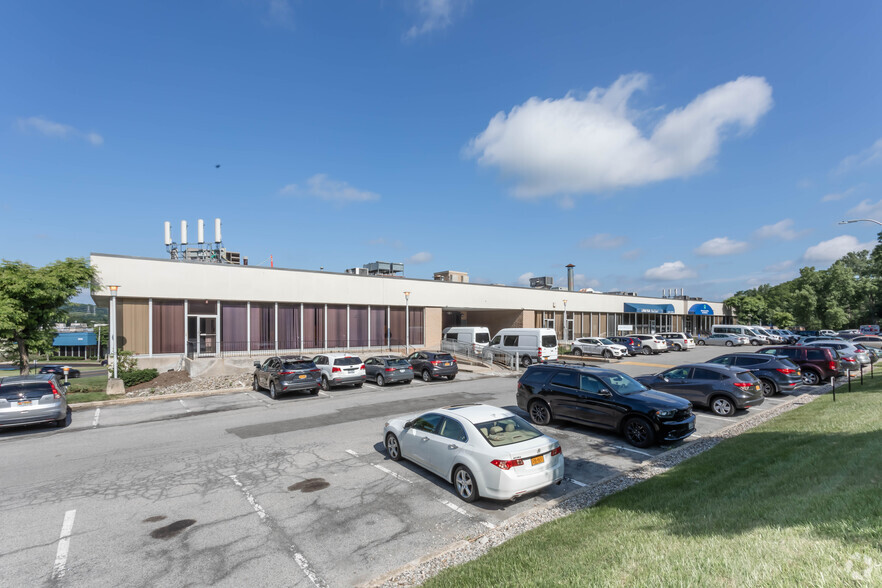 Primary Photo Of 525 Executive Blvd, Elmsford Light Manufacturing For Lease