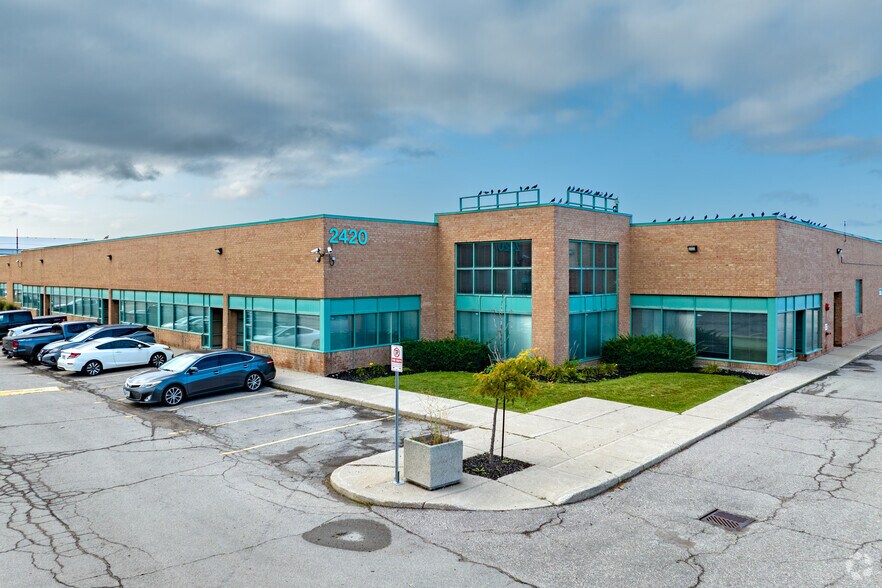 More Photos Of 2420 Lucknow Dr, Mississauga Light Distribution For Lease