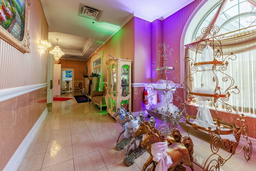 More Photos Of 3237 S Harlem Ave, Berwyn Specialty For Sale