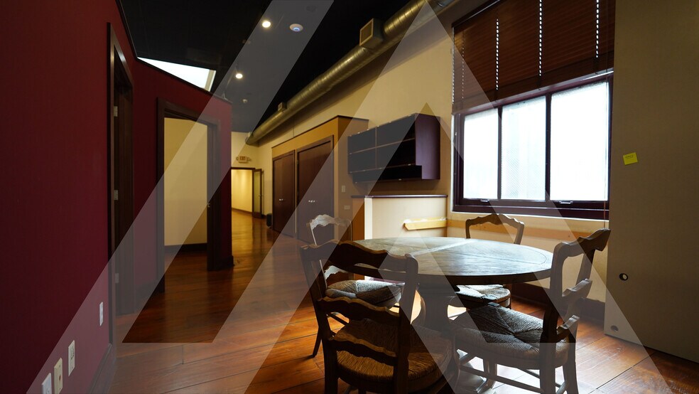 More Photos Of 912 Prairie St, Houston Office For Lease