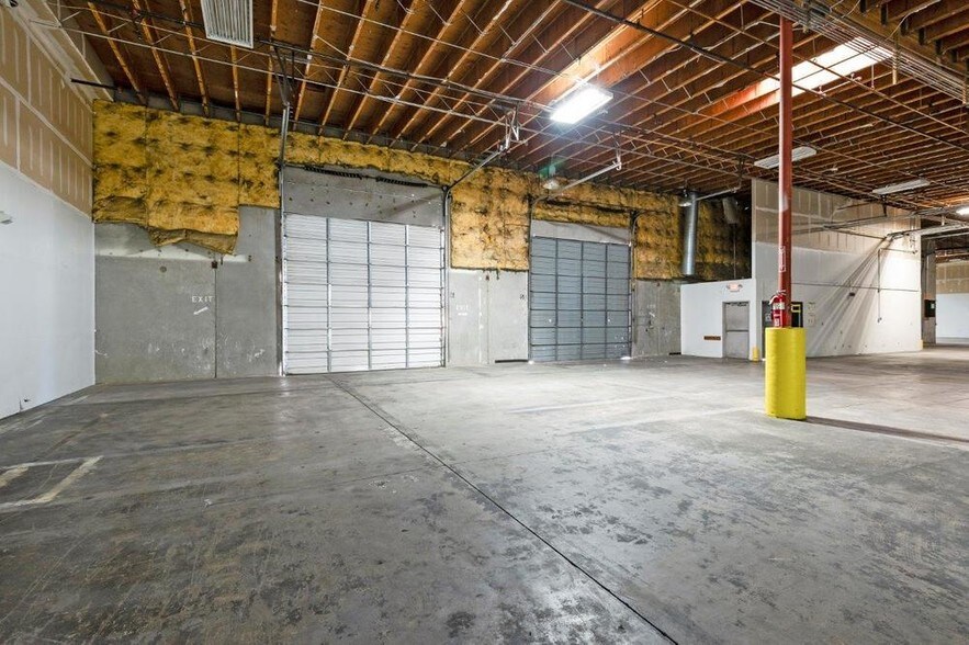 More Photos Of 777 E MacArthur Cir, Tucson Distribution For Lease