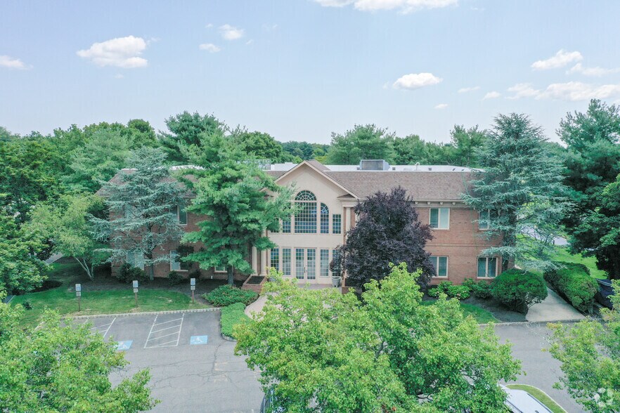 More Photos Of 24 S Holmdel Rd, Holmdel Medical For Lease