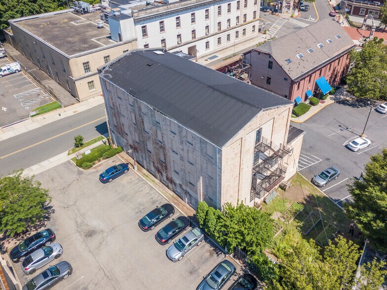More Photos Of 6-8 Gates Ave, Montclair Office For Lease