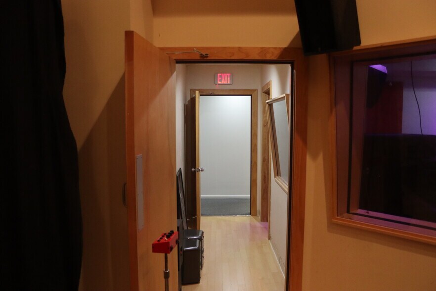 More Photos Of 7180-7194 SW 47th St, Miami Service For Sale