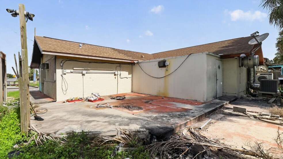 More Photos Of 3306 Shoal Line Blvd, Spring Hill Restaurant For Sale