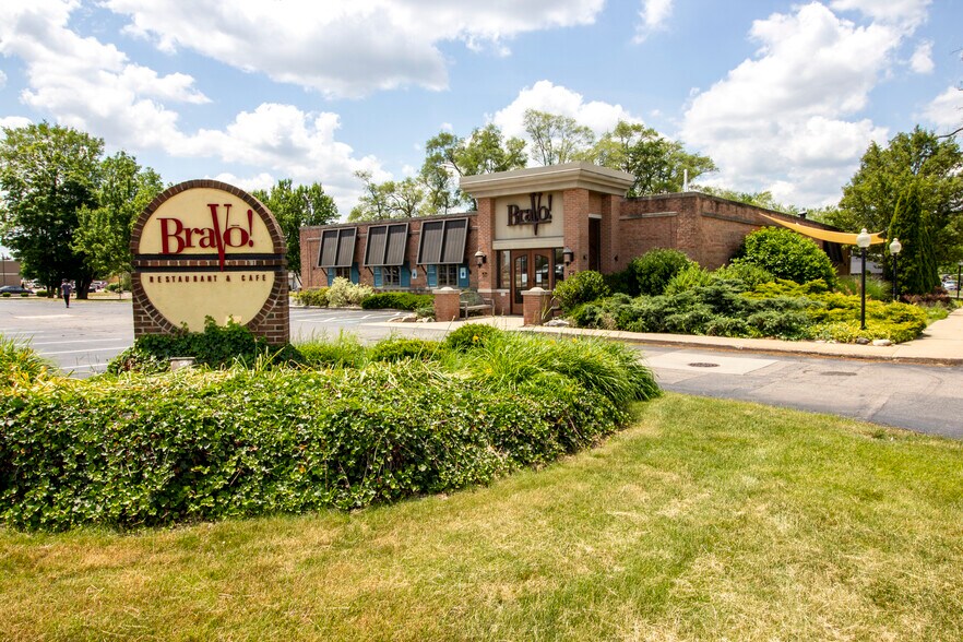 More Photos Of 5402 Portage Rd, Portage Restaurant For Lease