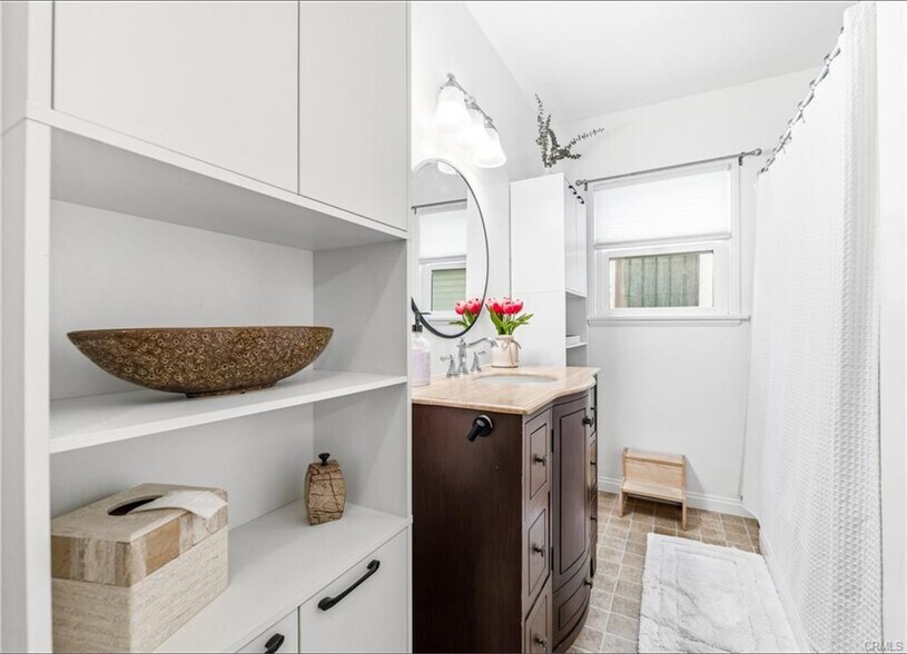 More Photos Of 150 Ximeno Ave, Long Beach Multifamily For Sale