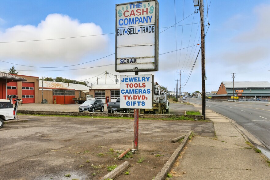 More Photos Of 535 Main Ave N, Tillamook General Retail For Sale