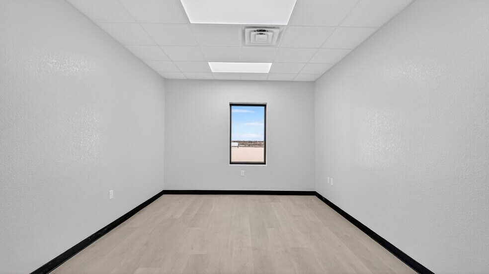 More Photos Of 16511 W Basin St, Odessa Industrial For Lease