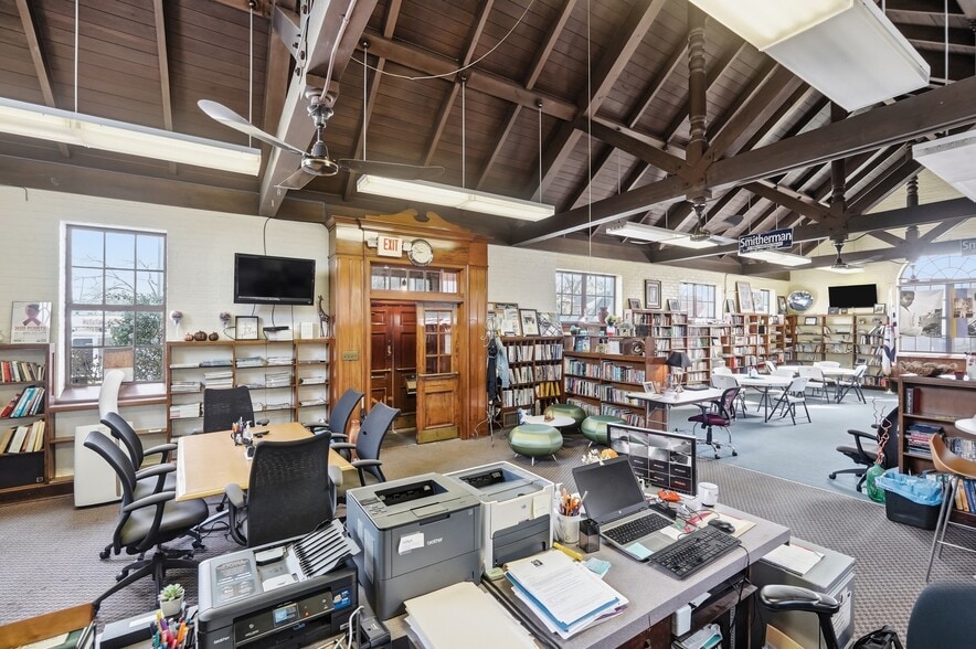 More Photos Of 1703 Dale Rd, Cincinnati Public Library For Sale