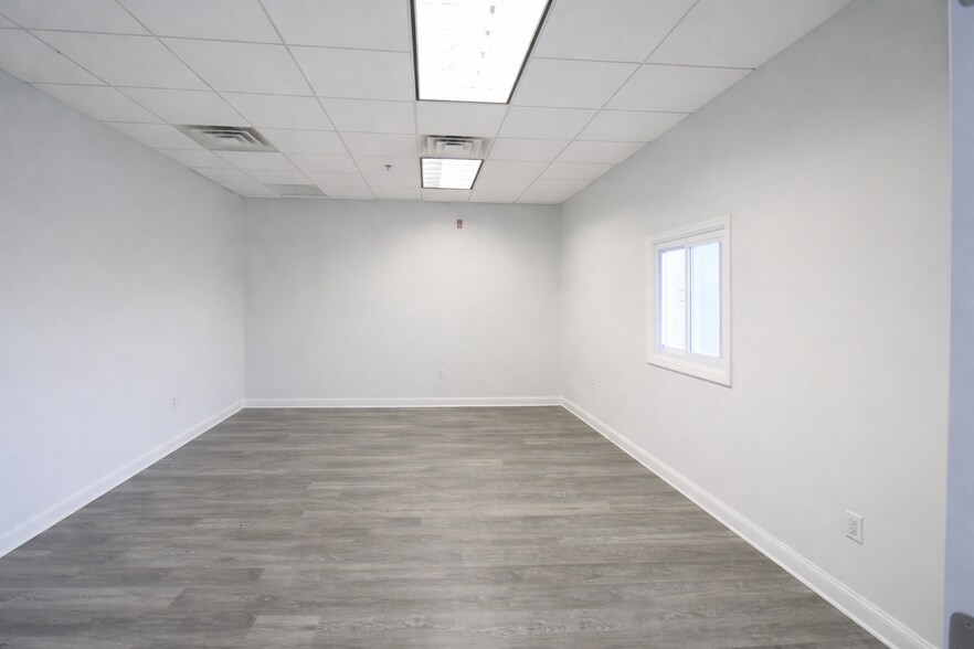 More Photos Of 300 Penhorn Ave, Secaucus Office For Lease