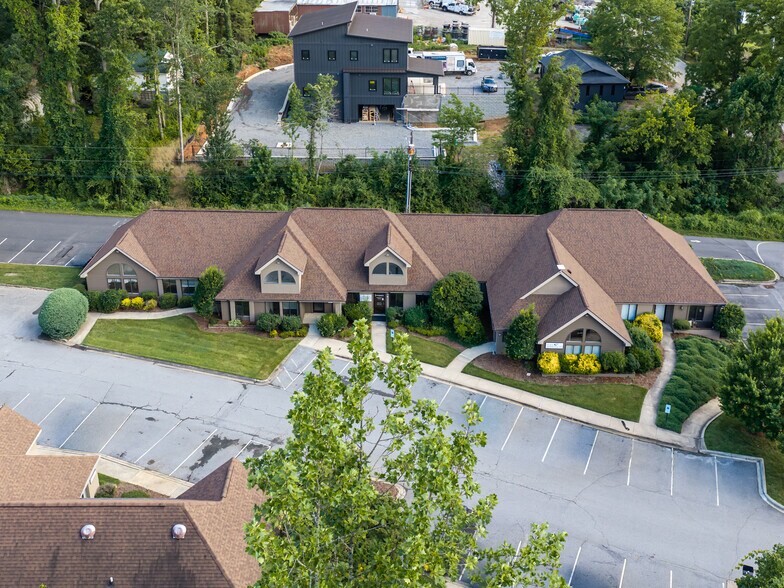 More Photos Of 1998 Hendersonville Rd, Asheville Medical For Sale