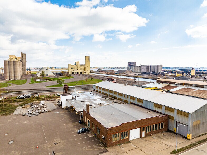 More Photos Of 350 Garfield Ave, Duluth Warehouse For Lease