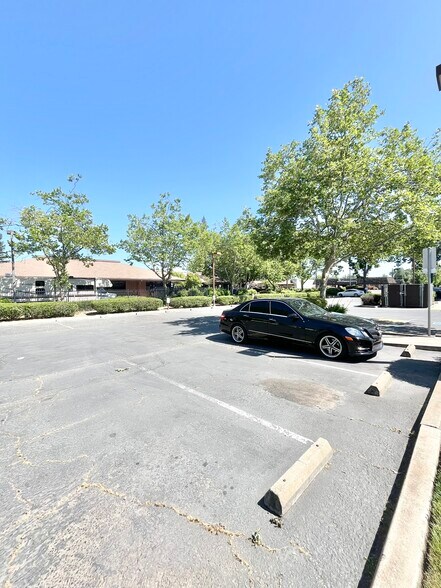 More Photos Of 5301 Madison Ave, Sacramento Loft Creative Space For Lease