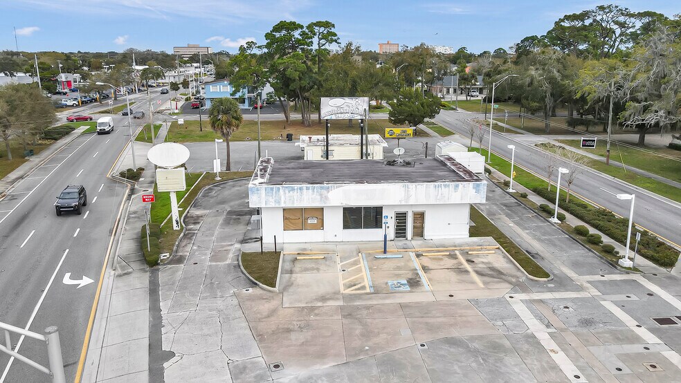 More Photos Of 1220 S Washington Ave, Titusville Convenience Store For Sale