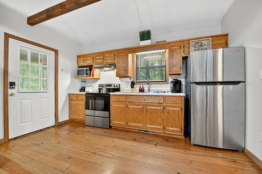 More Photos Of 77 Alpine Way, Blairsville Hotel For Sale