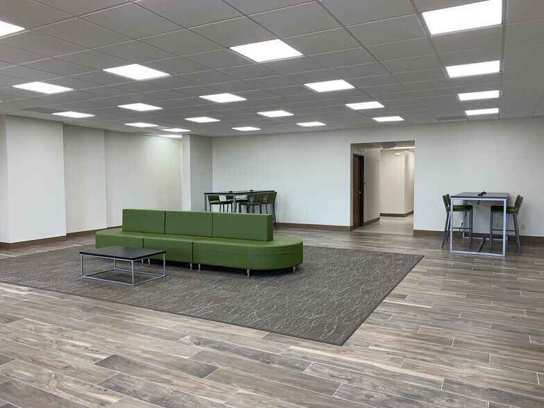 More Photos Of 422 E Avenue B, Robstown Medical For Lease