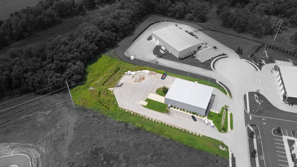 More Photos Of 311 Corporate Dr, Shelbyville Warehouse For Sale