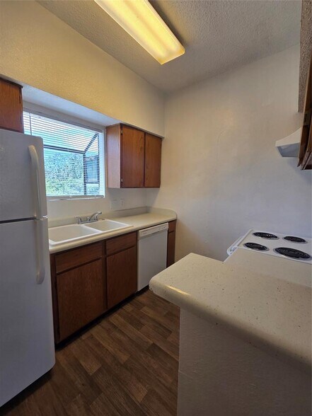 More Photos Of 2423 W Slaughter Ln, Austin Multifamily For Sale