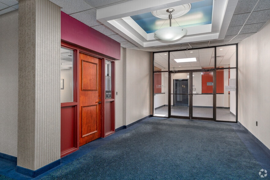 More Photos Of 333-359 S Salina St, Syracuse Office For Lease